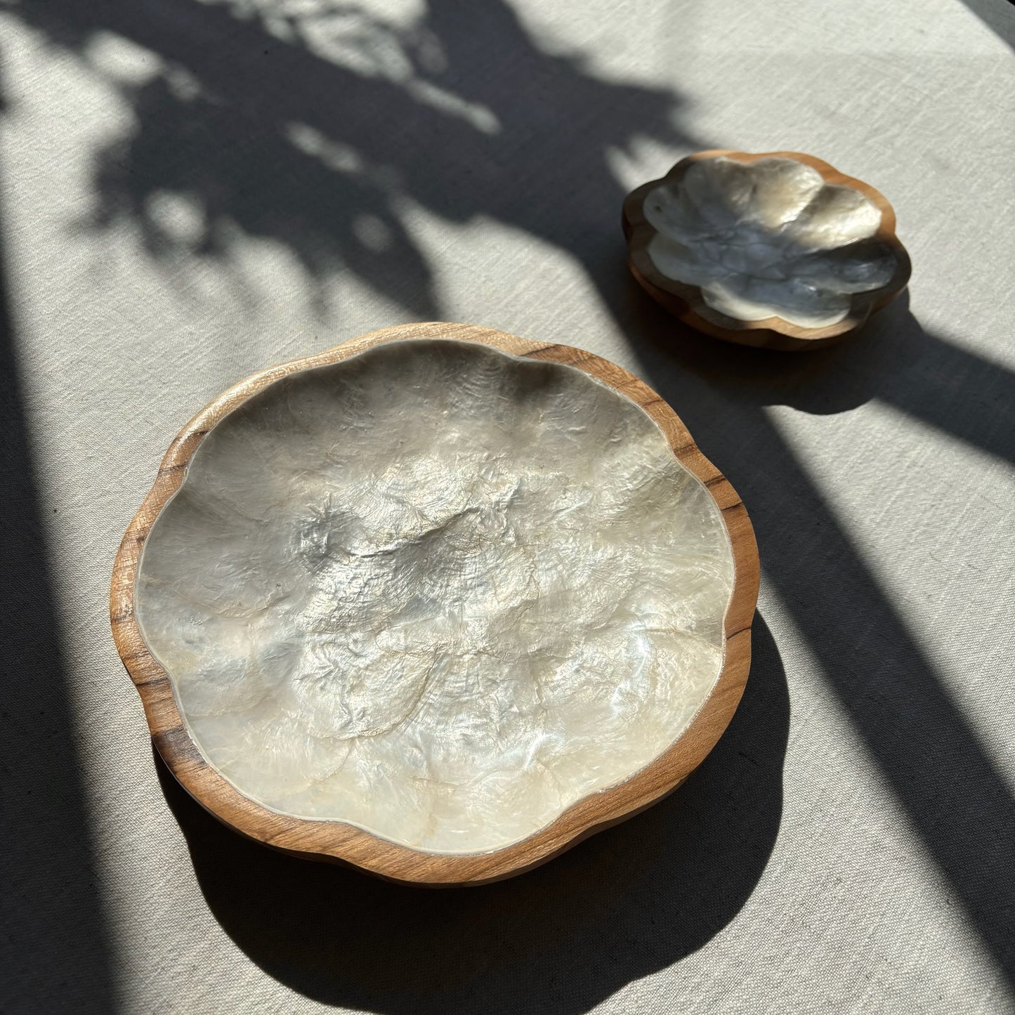 Houten Schaaltje ingelegd met Capiz schelpen - Bloem