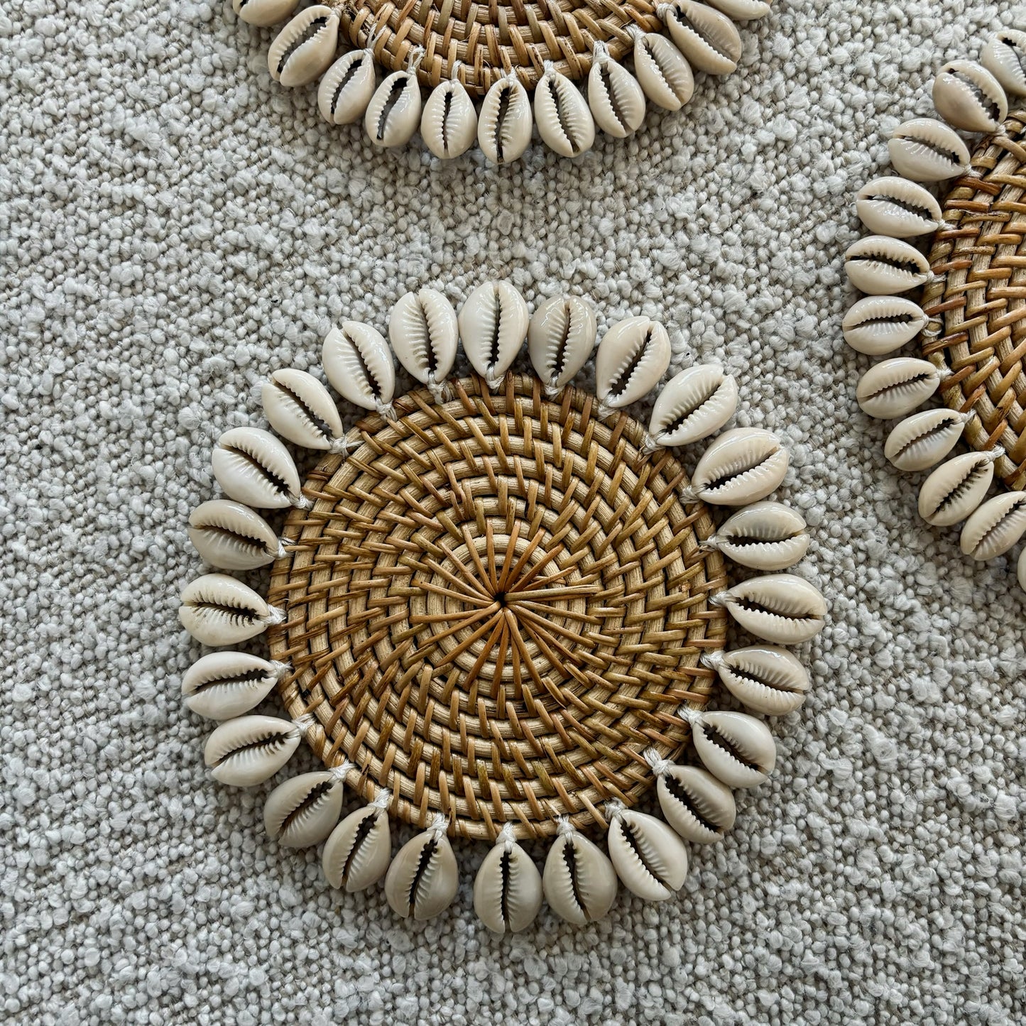 Rotan Onderzetter met Schelpen - Naturel