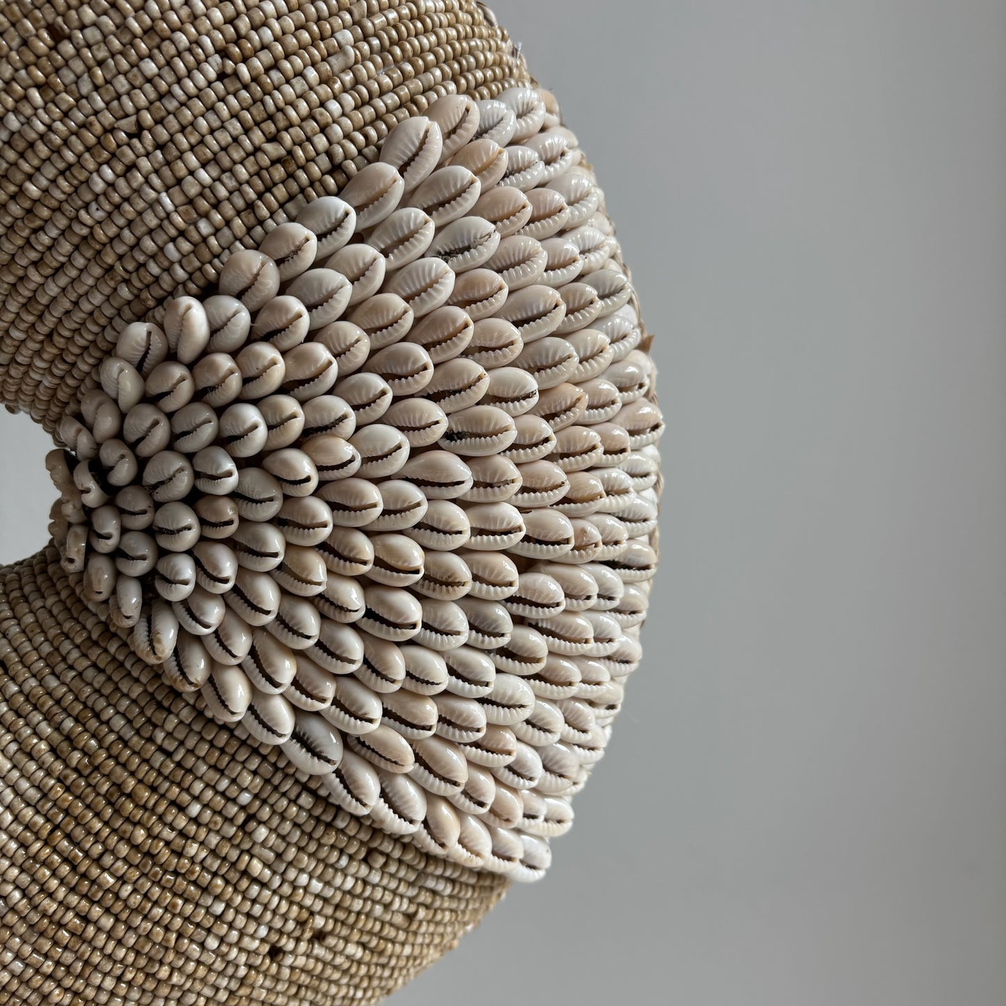 Schelpen Ornament op voet Koko