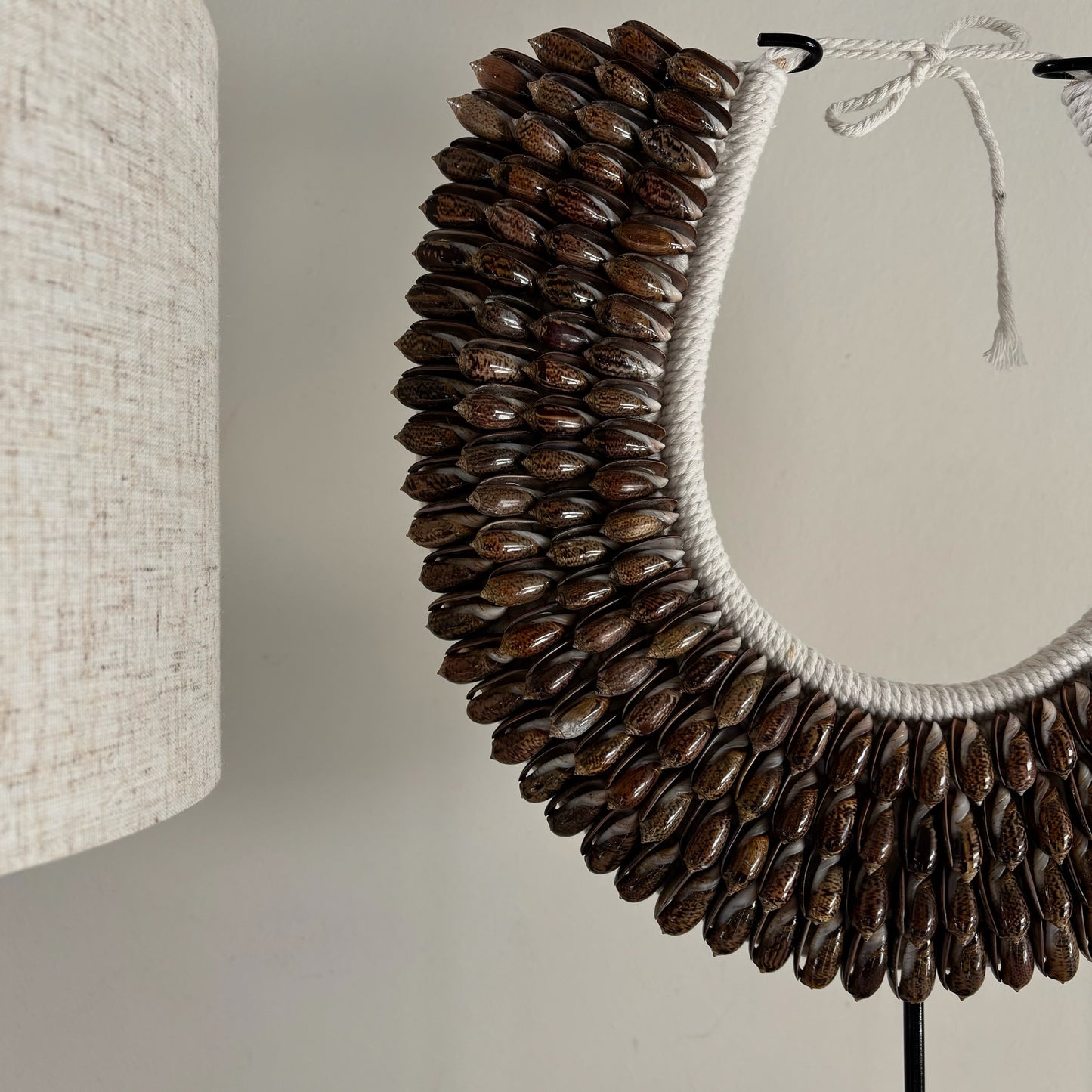 Schelpenketting op Standaard Isla