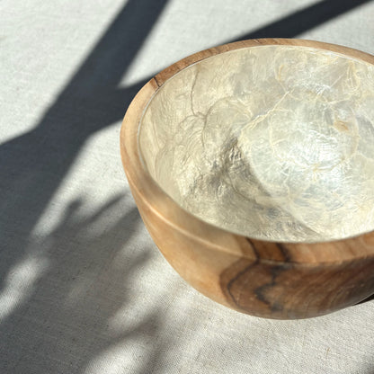 Houten Kom ingelegd met Capiz schelpen