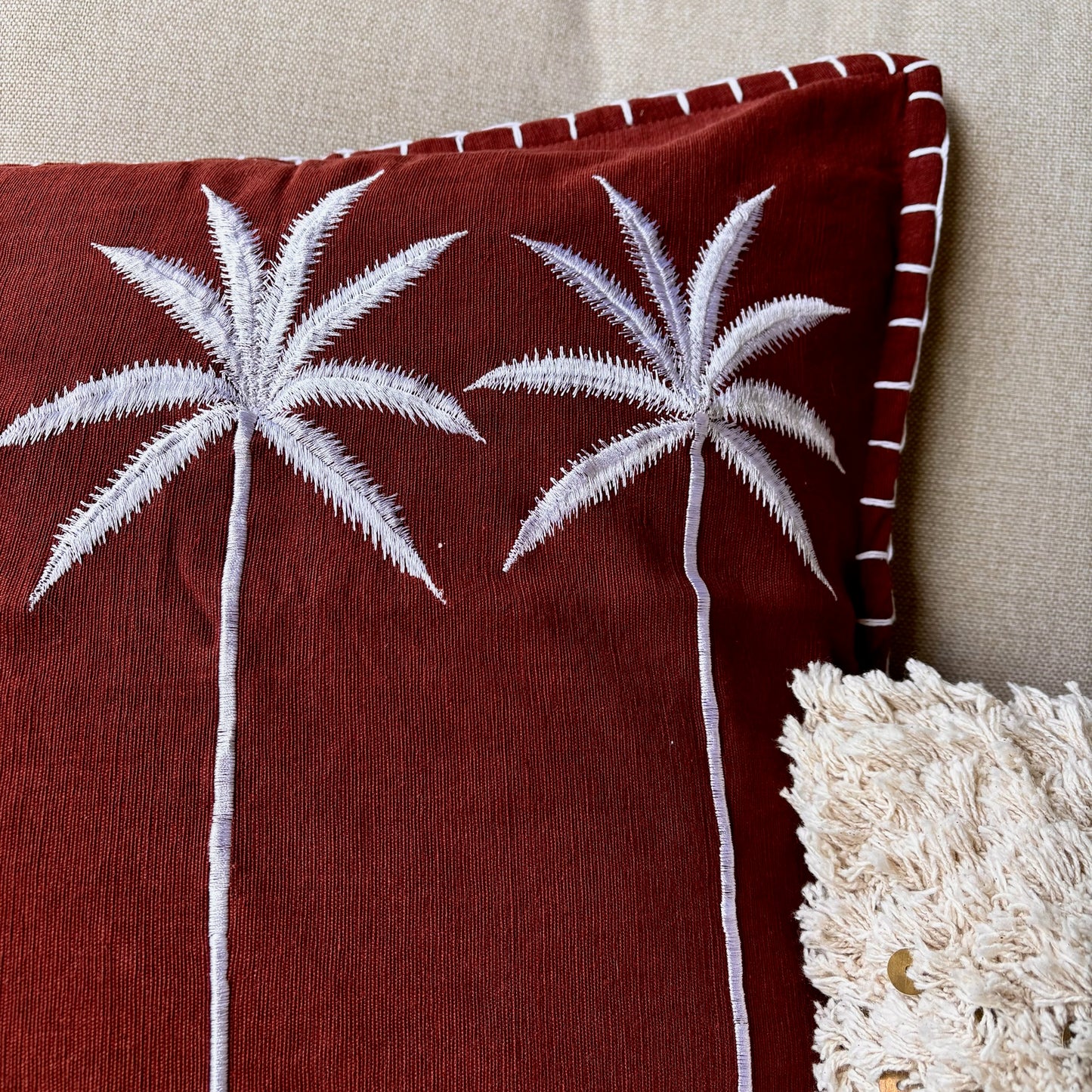 Kussenhoes Palm Tree - Bordeauxrood