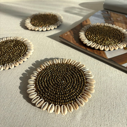 Onderzetter met Schelpen en Kralen - Goud