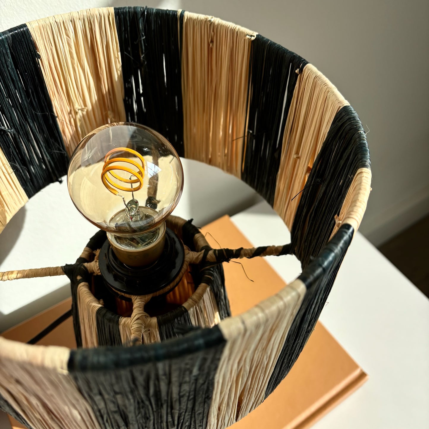 Raffia Tafellamp Zwart / Naturel