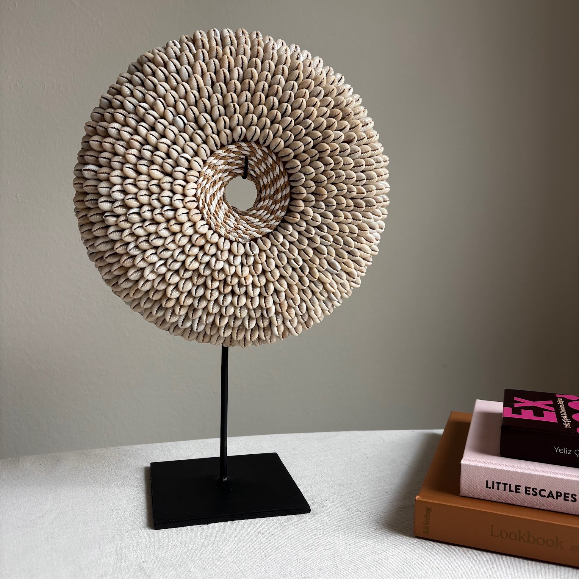 Schelpen Ornament op voet Kaila