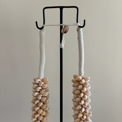 Schelpenketting op Standaard Loa