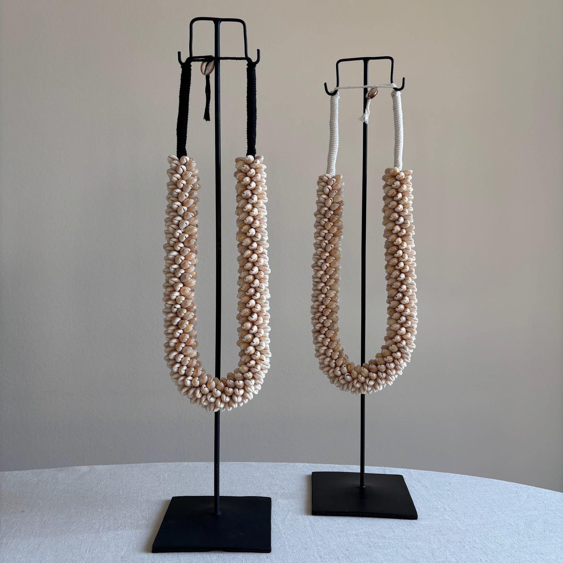 Schelpenketting op Standaard Loa