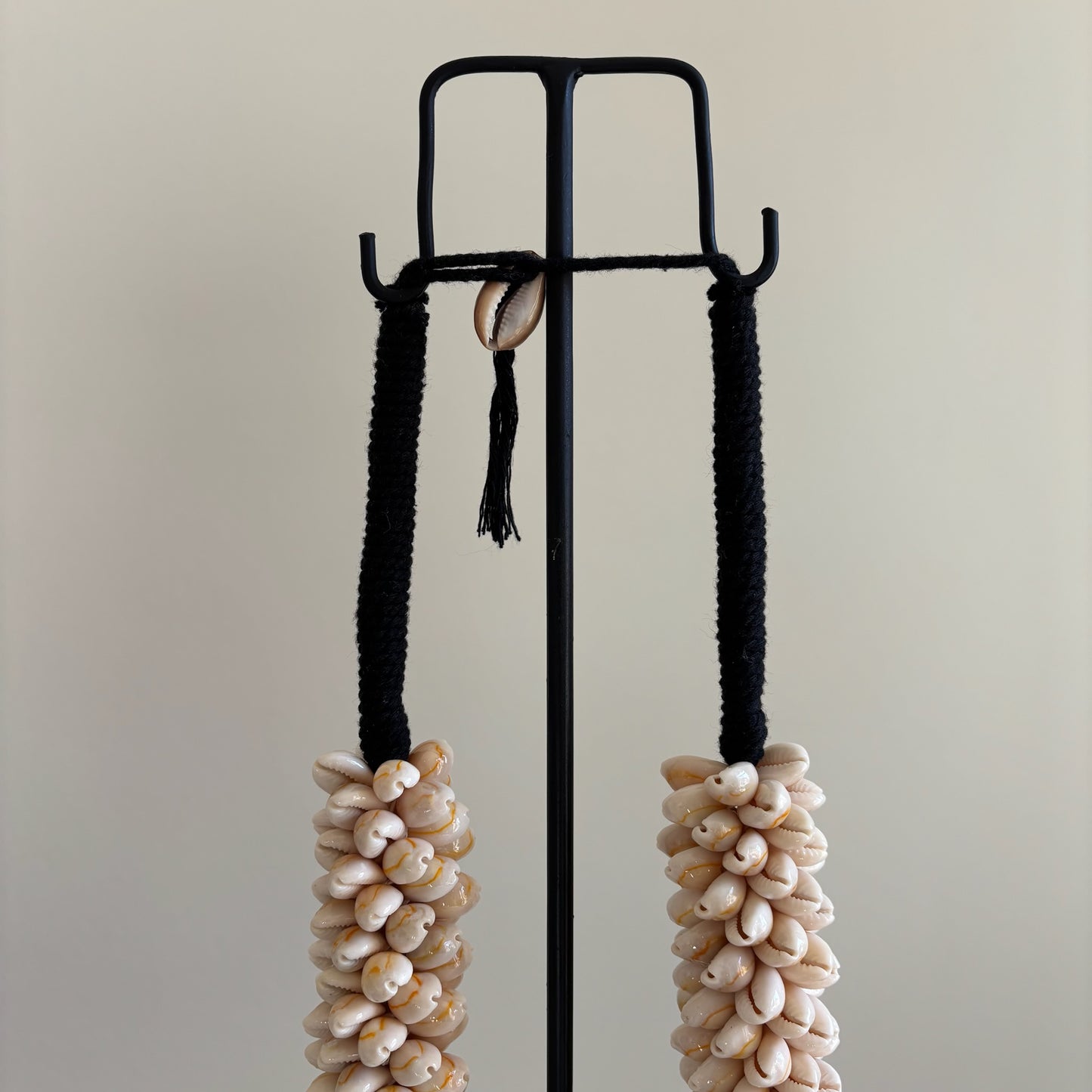 Schelpenketting op Standaard Loa