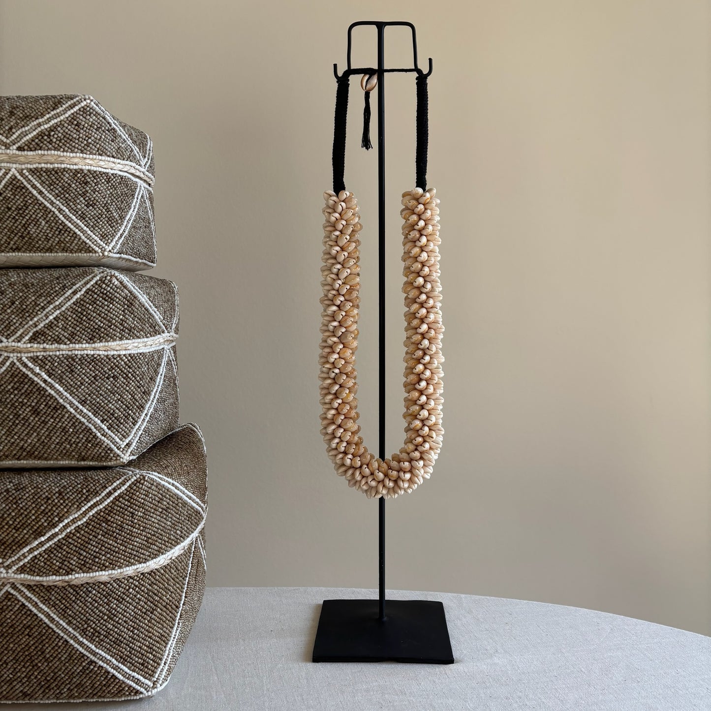 Schelpenketting op Standaard Loa