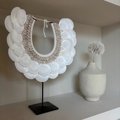 Schelpenketting op Standaard Mia