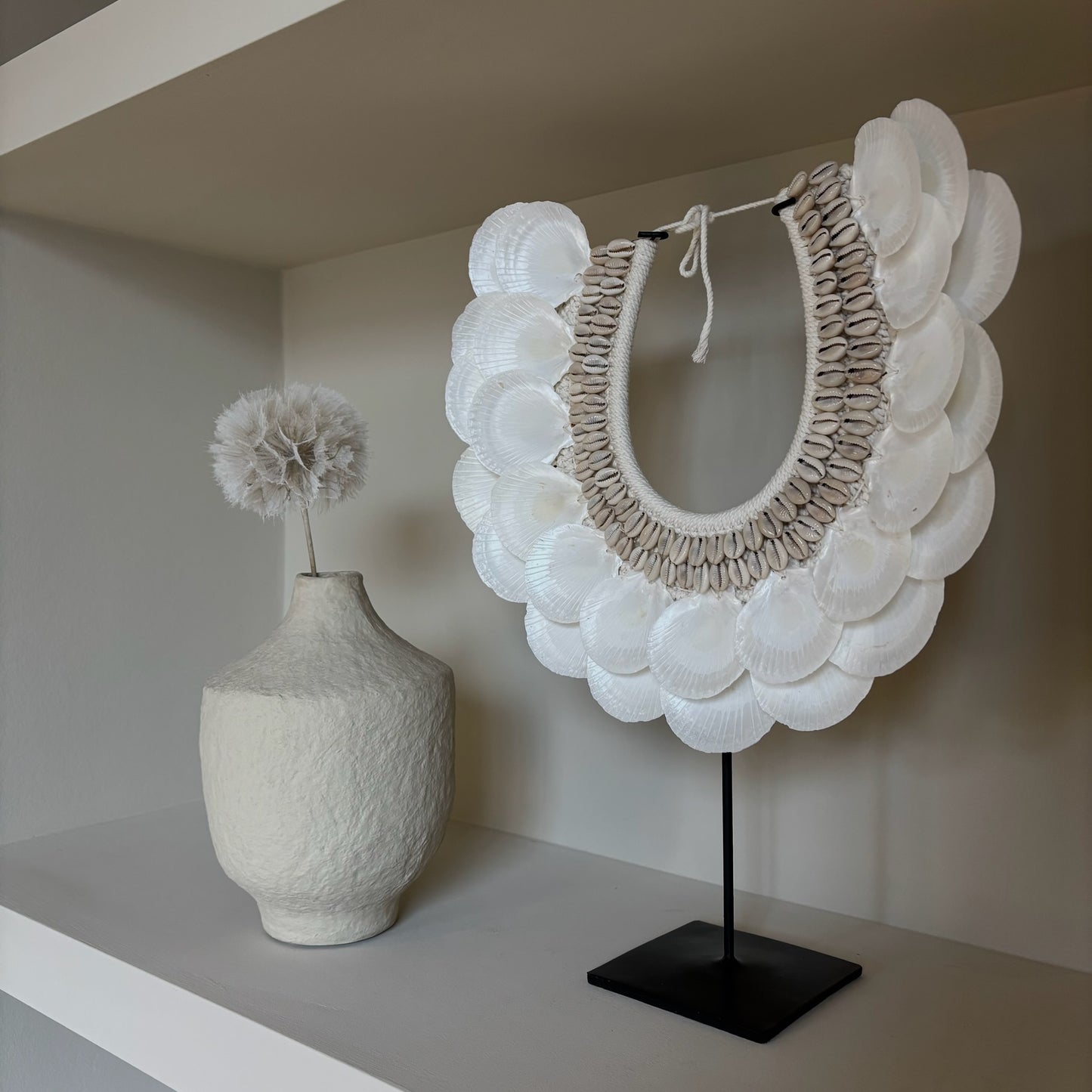 Schelpenketting op Standaard Mia