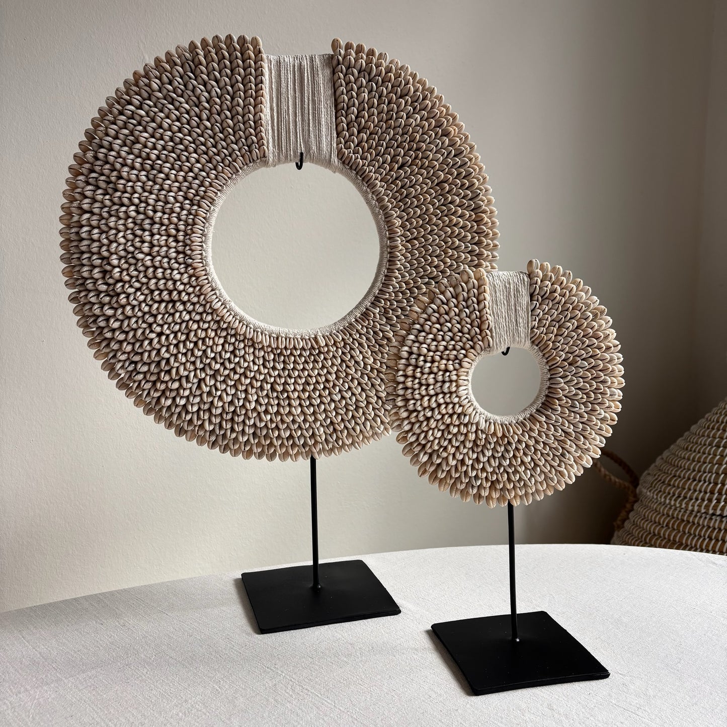 Schelpenketting op Standaard Papua Beige