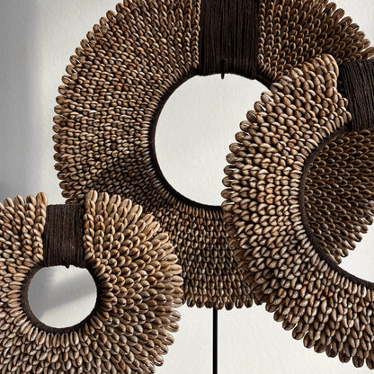 Schelpenketting op Standaard Papua Bruin