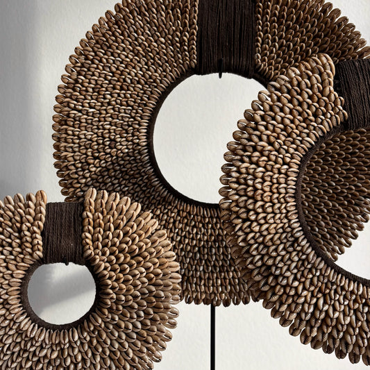 Schelpenketting op Standaard Papua Bruin