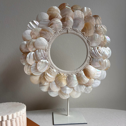 Schelpenkrans op Standaard Lune