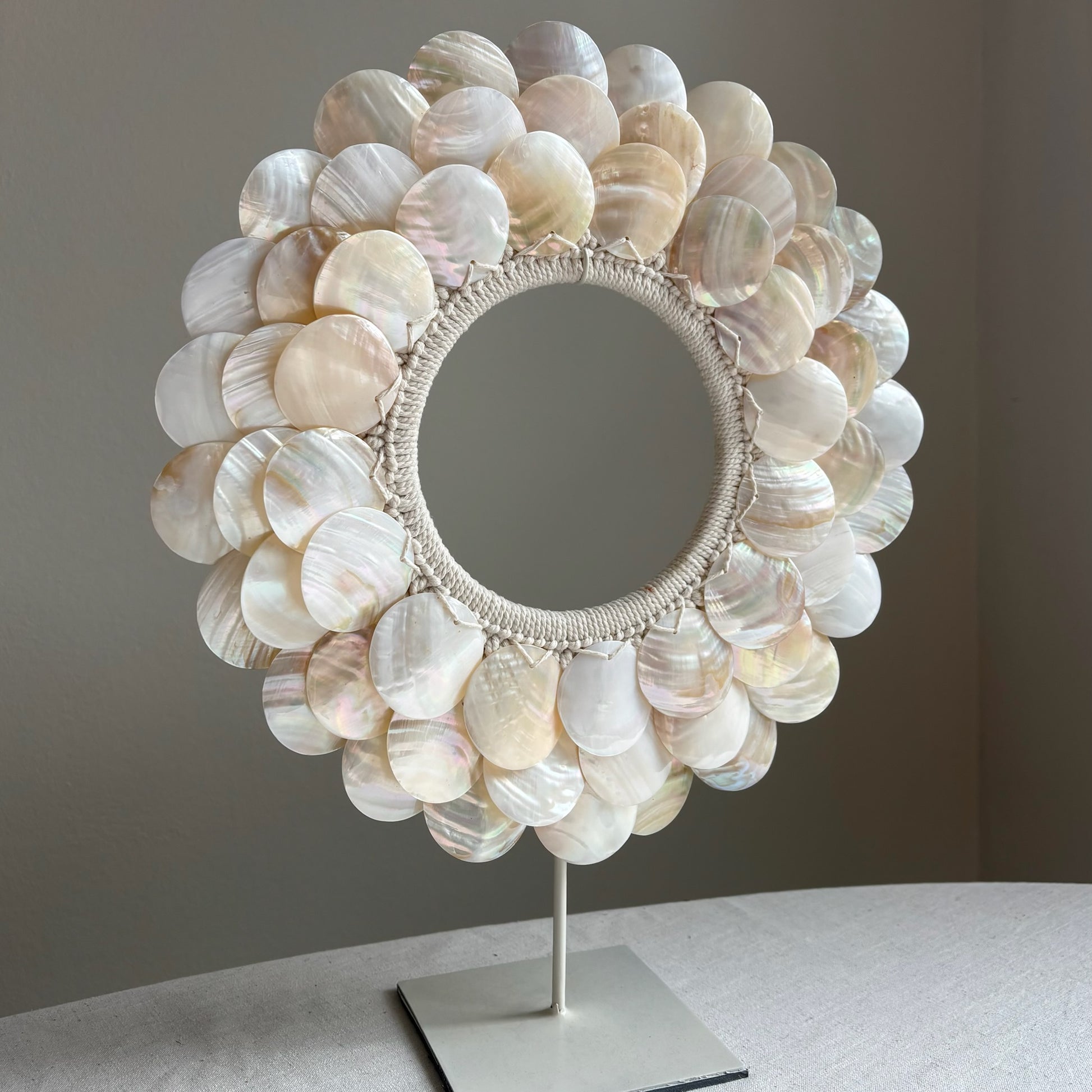 Schelpenkrans op Standaard Lune